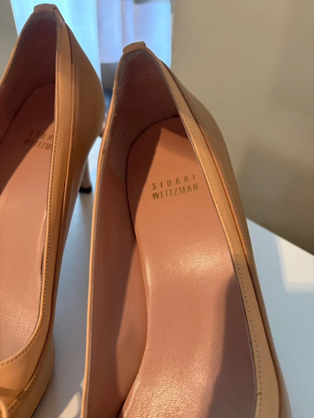 Stuart Weitzman Beige Pointed Toe Kitten Heel Pumps with Bow - Picture 2 of 8